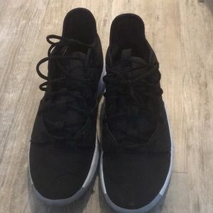 Nike Paul George Basketball Sneakers